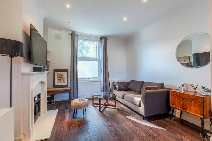 2 Bedroom Property To Rent In Lynton Road, Bermondsey, London, SE1
