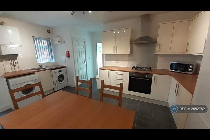 5 Bedroom Semi-Detached House To Rent In Charter Avenue, Coventry, CV4