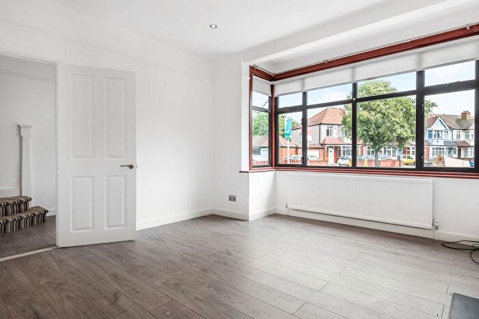 4 Bedroom Detached House To Rent In Westway, London, SW20