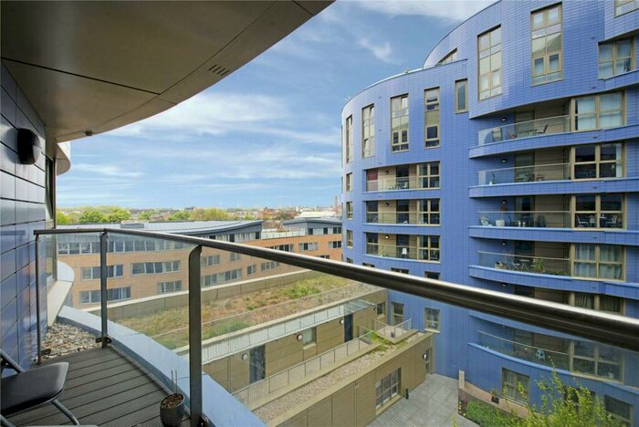 1 Bedroom Flat To Rent In Queensland Road, Holloway, N7