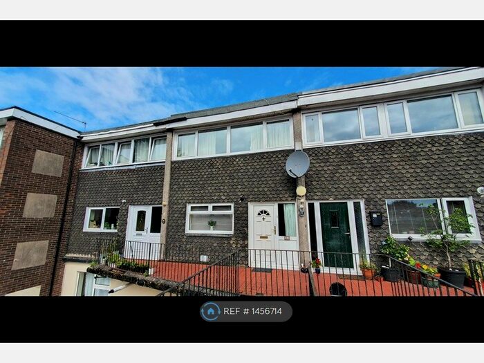 2 Bedroom Maisonette To Rent In Allt-Yr-Yn Court, Newport, NP20