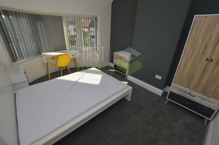 8 Bedroom Semi-Detached House To Rent In Greenhill Road, Leicester, LE2