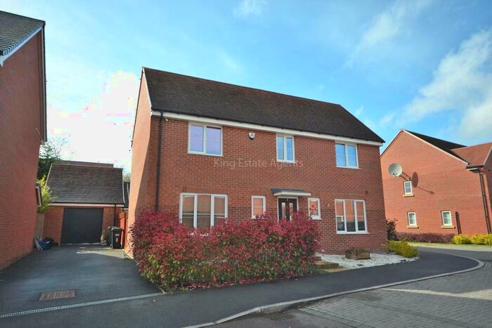 4 Bedroom Detached House To Rent In Calshot Drive, Kingsmead, Milton Keynes, Buckinghamshire, MK4