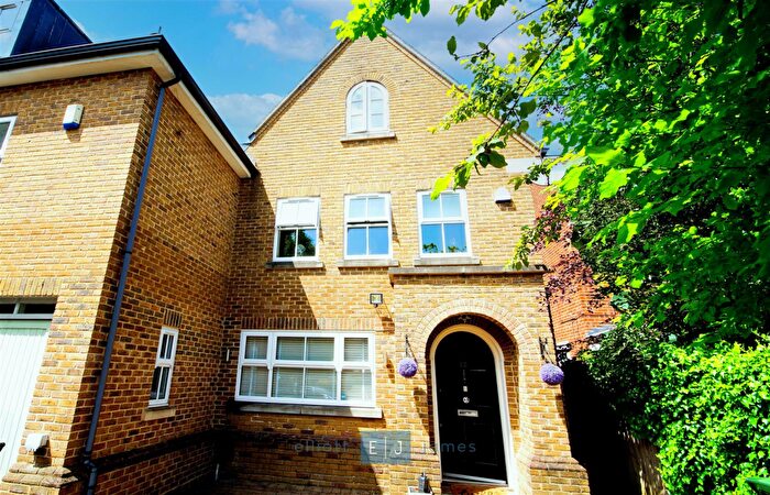 3 Bedroom Town House To Rent In Lower Park Road, Loughton, IG10
