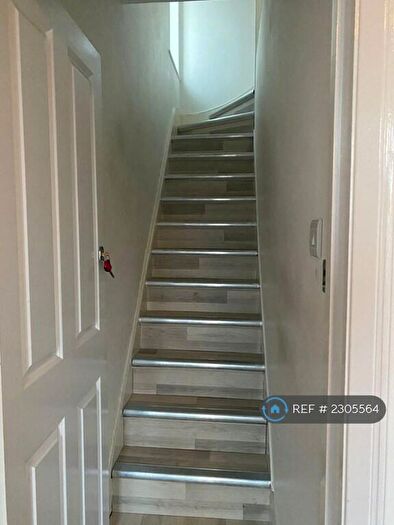 2 Bedroom Flat To Rent In Edmonton, Edmonton, N9