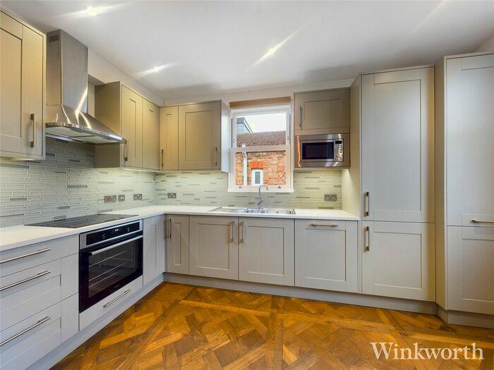 3 Bedroom Maisonette To Rent In Lawrence Road, London, W5