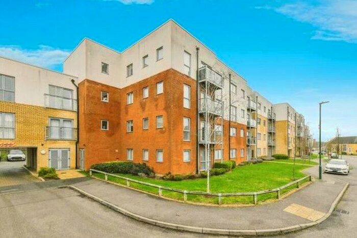 2 Bedroom Flat To Rent In Admiral Drive, Stevenage, SG1