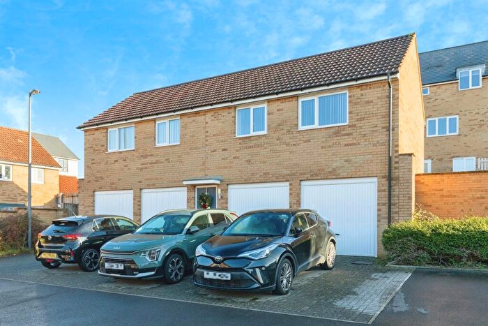 2 Bedroom House For Sale In Hawthorn Way, Emersons Green, Bristol, BS16