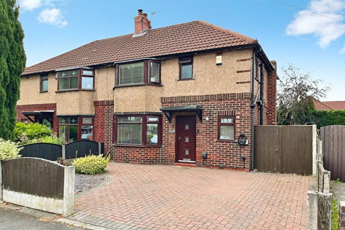 3 Bedroom Semi-Detached House For Sale In Platt Fold Road, WN7