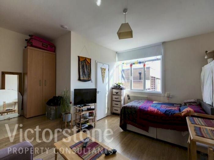 Studio To Rent In Mount View Road, Finsbury, London, N4