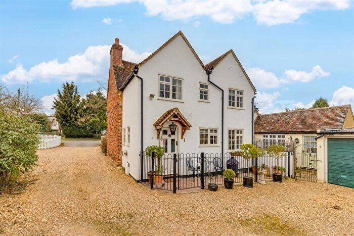 4 Bedroom End Of Terrace House For Sale In Thorncote Road, Northill, Biggleswade, SG18