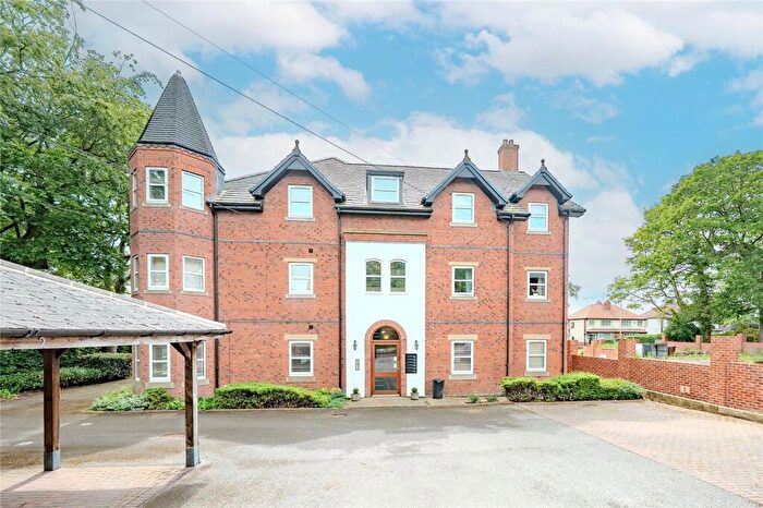 2 Bedroom Apartment For Sale In Apartment, Bentcliffe Grove, Leeds, West Yorkshire, LS17