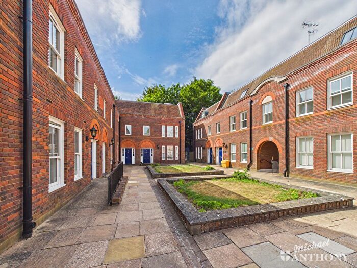 2 Bedroom Flat To Rent In Prebendal Court, Oxford Road, Aylesbury, HP19