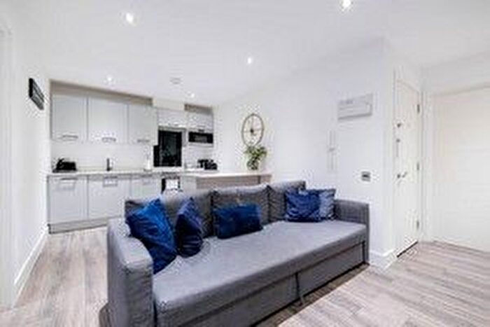 2 Bedroom Flat To Rent In Kings Road, Reading, RG1