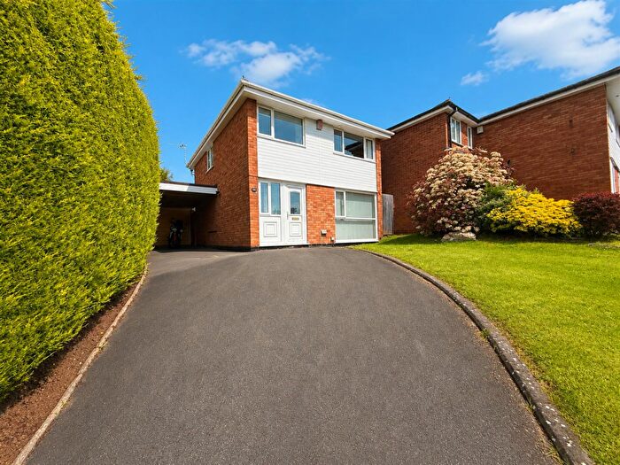 3 Bedroom Detached House For Sale In Brockmoor Close, Pedmore, Stourbridge, DY9