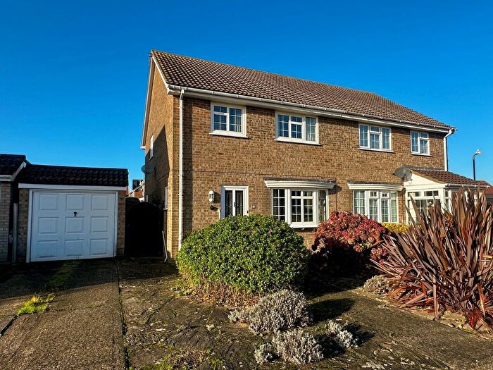 3 Bedroom Semi Detached House For Sale In Matthews Close, Deal, Kent, CT14