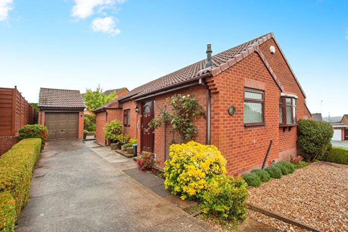 3 Bedroom Bungalow For Sale In Deanhead Drive, Owlthorpe, Sheffield, South Yorkshire, S20