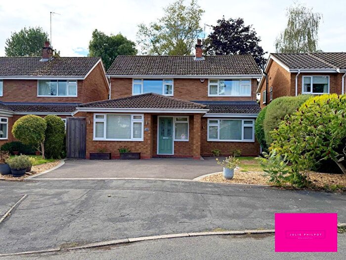 3 Bedroom Detached House For Sale In Amherst Road, Kenilworth, CV8