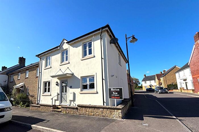 4 Bedroom End Of Terrace House For Sale In Casterbridge Way, Gillingham, SP8