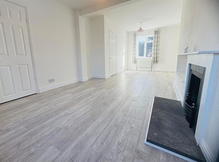 3 Bedroom Semi-Detached House To Rent In Mullway, Letchworth Garden City, SG6