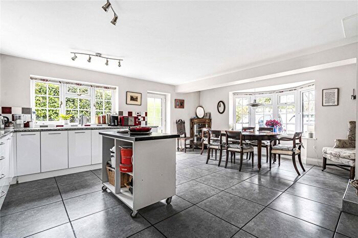 5 Bedroom Detached House For Sale In Courtenay Close, Sutton Courtenay, OX14