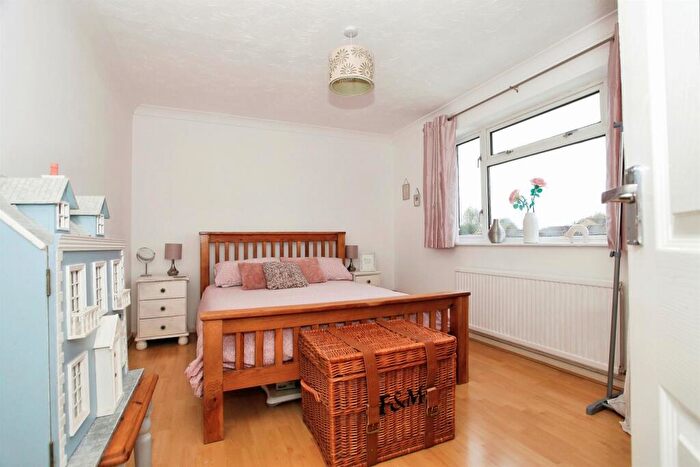4 Bedroom Detached House For Sale In Peterborough Road, Farcet, Peterborough, PE7