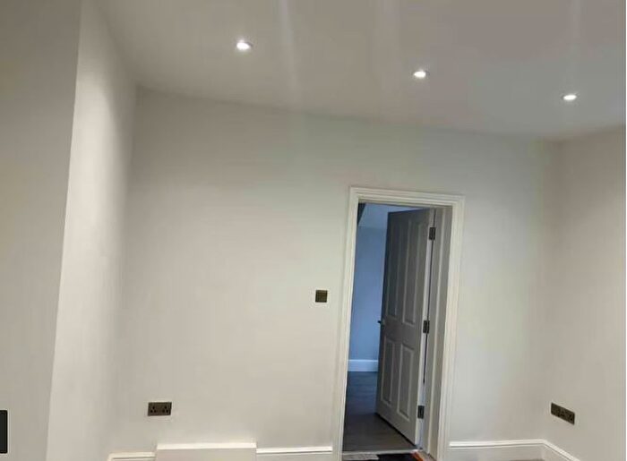 2 Bedroom Flat To Rent In Lenham Road, Thornton Heath, CR7