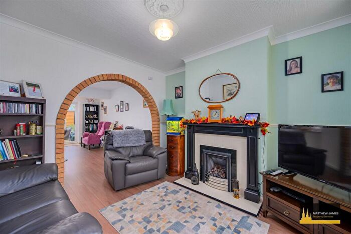 3 Bedroom End Of Terrace House For Sale In Elgar Road, Coventry *Three Double Bedrooms **, CV6