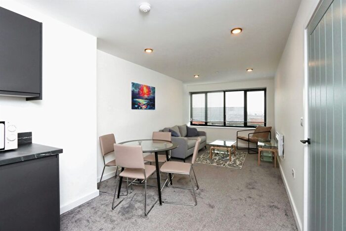 1 Bedroom Flat For Sale In Burlington Square, Chesterfield, S40