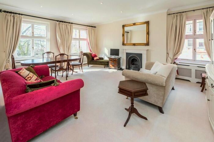 2 Bedroom Flat To Rent In Harrington Gardens, London SW7