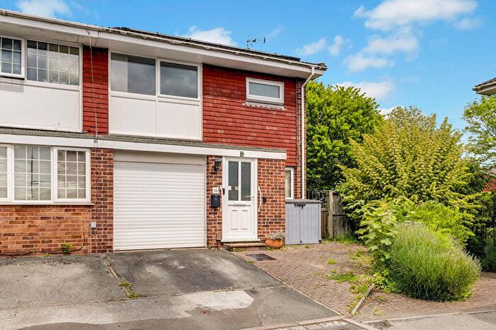 3 Bedroom End Of Terrace House For Sale In Waltham Close, West Bridgford, NG2