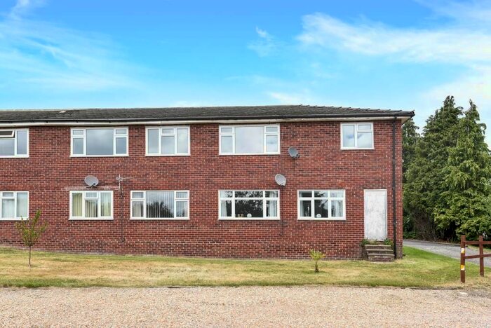 4 Bedroom Maisonette To Rent In Newbury, Berkshire RG14