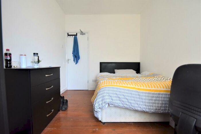 5 Bedroom Terraced House To Rent In Baileys Road, Southsea, PO5