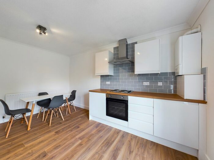 2 Bedroom Flat To Rent In Ha'penny Bridge Way, Victoria Dock, HU9