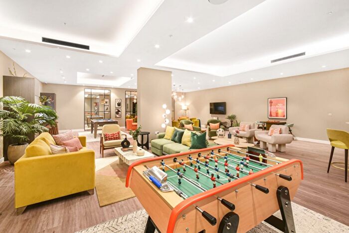 2 Bedroom Flat To Rent In Triptych Bankside, London, SE1