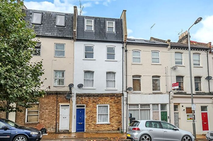 2 Bedroom Flat To Rent In Merton Road, Wandsworth, London, SW18