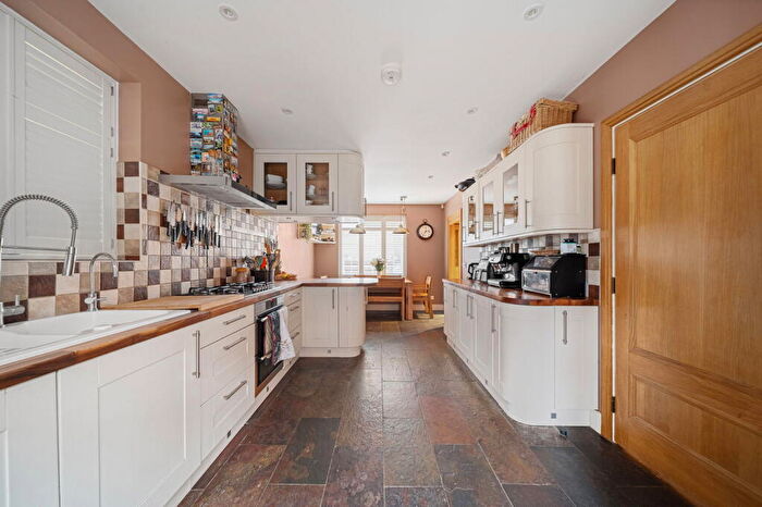 5 Bedroom Semi Detached House For Sale In Glenbow Road, Bromley, BR1