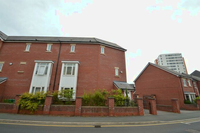 4 Bedroom Town House To Rent In Pickering Street, Hulme, Manchester, M15