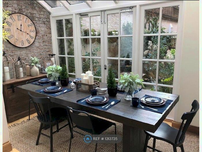 3 Bedroom Semi-Detached House To Rent In The Old, London WC1R