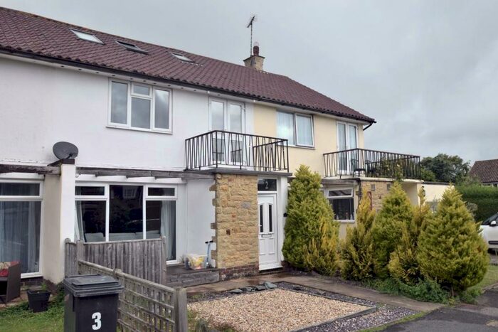 4 Bedroom Mews To Rent In Warburton Close, Eastbourne, BN21