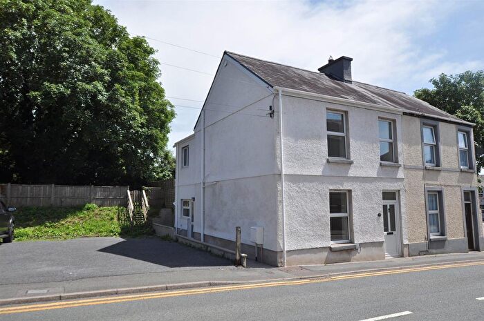 3 Bedroom Semi-Detached House For Sale In Old Oak Lane, Carmarthen, SA31