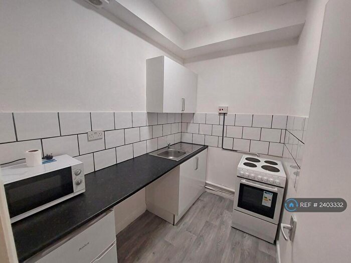 Studio To Rent In Mossley Hill, Liverpool, L18