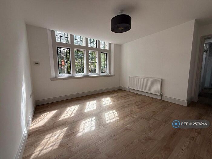 1 Bedroom Flat To Rent In Russell Road, Moseley, B13