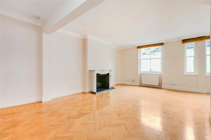 4 Bedroom Mews To Rent In Cornwall Gardens Walk, London, SW7