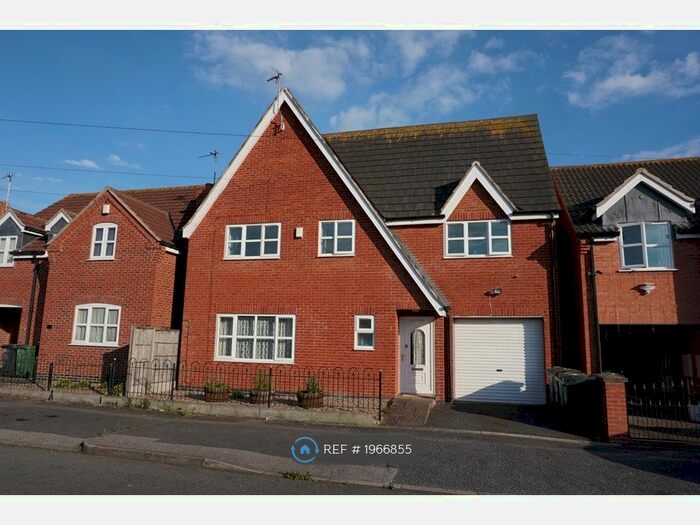 4 Bedroom Detached House To Rent In Pevensey Road, Loughborough, LE11
