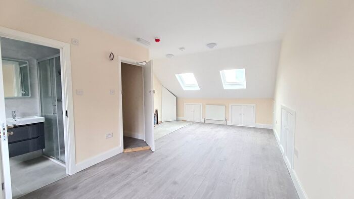 Studio To Rent In Kingsley Road, Hounslow, TW3