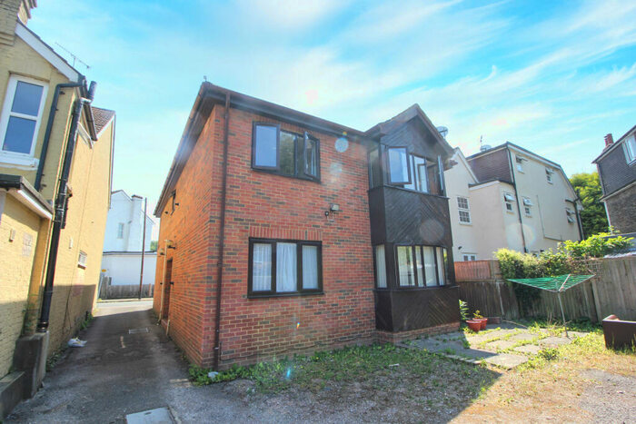 1 Bedroom Apartment To Rent In Victoria Road, Redhill, RH1