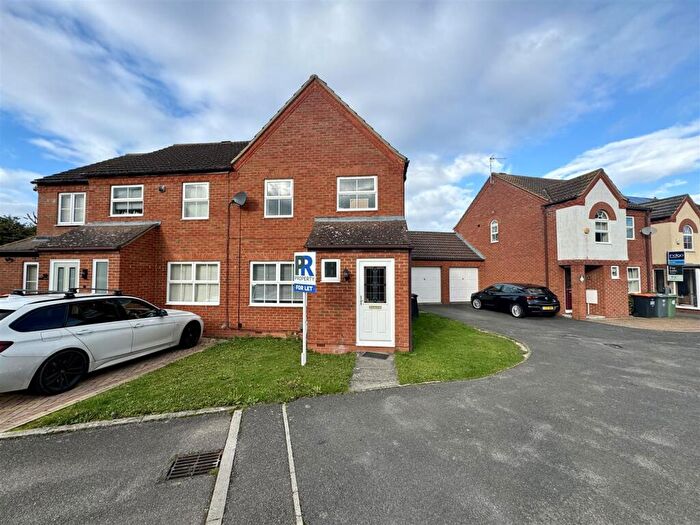 3 Bedroom Semi-Detached House To Rent In Mill Lane, Barton-Le-Clay, MK45