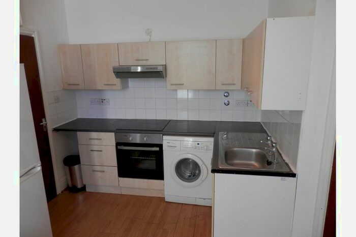 Studio To Rent In Gillott Road, Edgbaston, Birmingham, B16