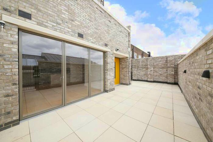 2 Bedroom Apartment To Rent In Croxted Road, Dulwich, SE21